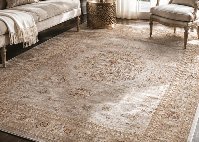 Fine silk rug with delicate sheen – requires specialist low-moisture cleaning